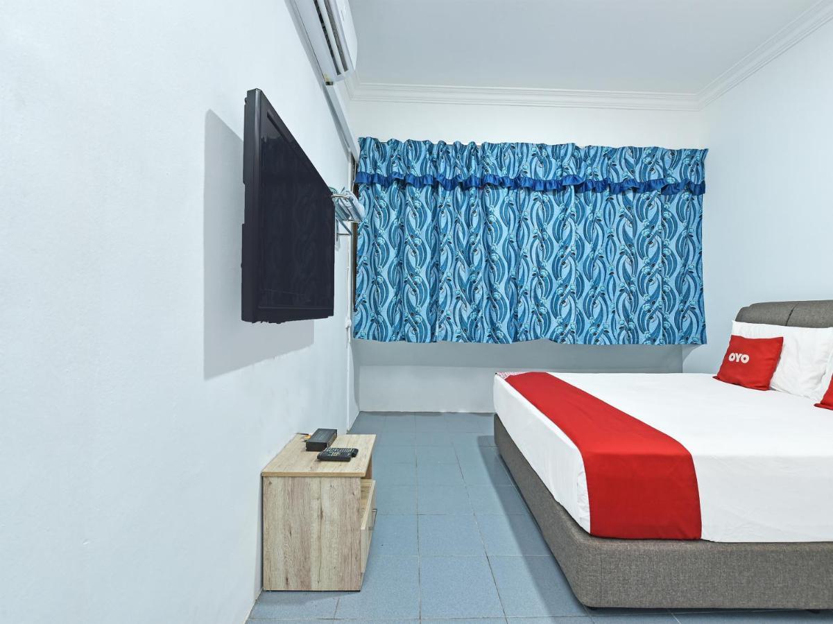 Oyo 90544 M&H Hotel Pengerang Exterior foto
