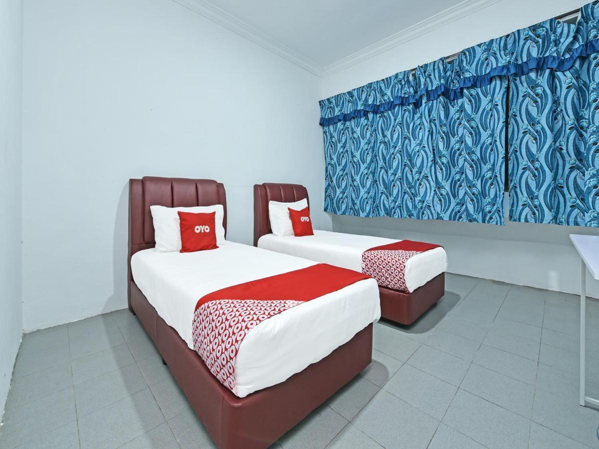 Oyo 90544 M&H Hotel Pengerang Exterior foto