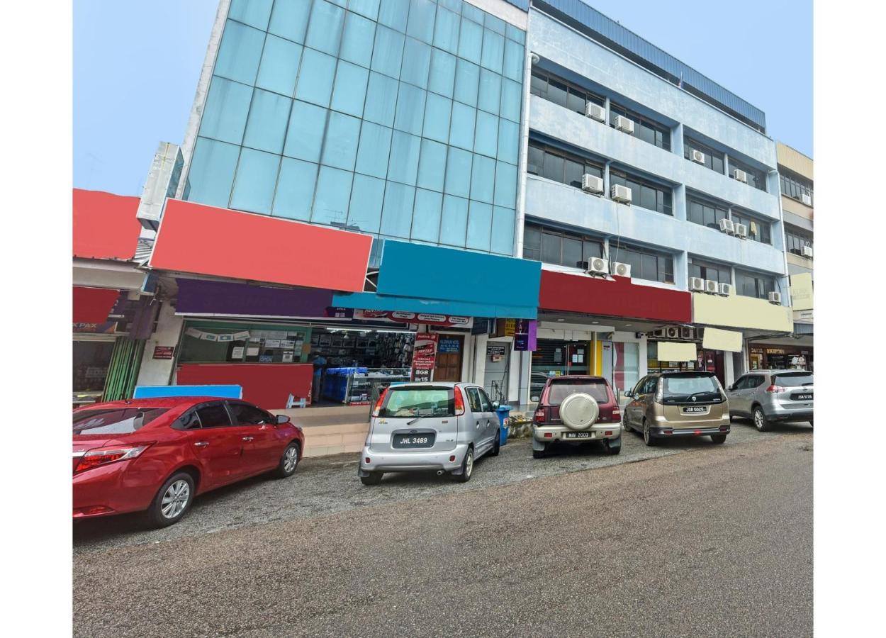 Oyo 90544 M&H Hotel Pengerang Exterior foto